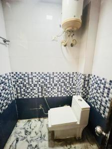 Koupelna v ubytování Hotel Three Stay - Near Dilli Haat Janakpuri