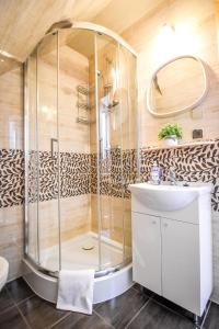 Ένα μπάνιο στο U Kasi i Janusza +77 φωτογραφίες