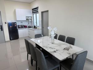 Nhà bếp/bếp nhỏ tại Cozy Stay Nexus Kajang Convenient City Access