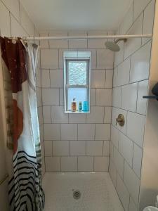 Koupelna v ubytování Highfalls Studio Retreattv Kitchen Rochester D + 18 fotografií