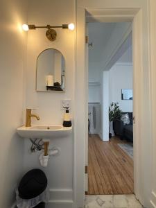 Ảnh trong thư viện ảnh của Highfalls Studio Retreattv Kitchen Rochester D ở Rochester