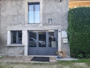 Φωτογραφία από το άλμπουμ του Le Beau-Mont Triplex moderne lit King Size proche Geneve σε Présilly