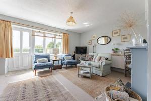 Posezení v ubytování No 3 , Sparham Hall - Norfolk Cottage Agency