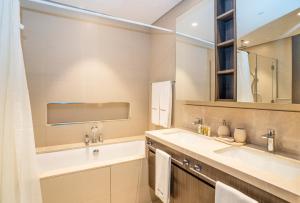 Koupelna v ubytování HomesGetaway - Sophisticated 3BR with Maids Room in Downtown