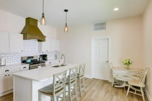 Billede fra billedgalleriet på Historic Madison Retreat - 1 Mi to Ohio River i Madison + 16 billeder