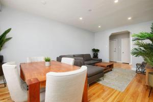 Fotografie z fotogalerie ubytování Awesome 2BR in Montreal v Montrealu