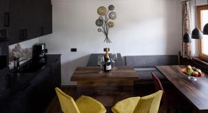 Posezení v ubytování La Funtana + 29 fotografií