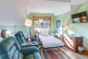 Gallery image of Shared Dock and Fire Pit Peaceful Surry Studio! in Surry