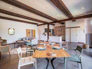 Afbeelding uit fotogalerij van Demeure de charme Les Vignes in Claira