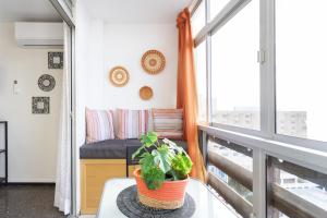 A seating area at Home2Book Candemar Ocean View