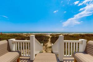 Φωτογραφία από το άλμπουμ του Sail Away σε Pine Knoll Shores