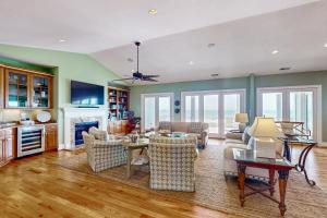 Φωτογραφία από το άλμπουμ του Sail Away σε Pine Knoll Shores