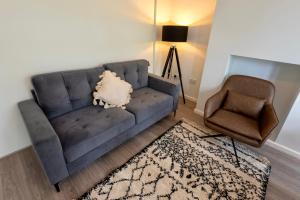 索利赫尔Modern Double Room with Broadband, Private TV and seating area - Room 1的相册照片