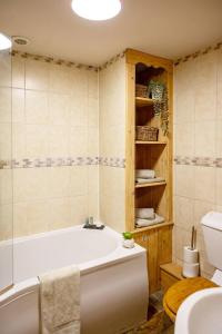 Ένα μπάνιο στο The Barn, Rustic Country Cottage Dog Friendly +13 φωτογραφίες