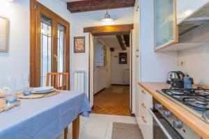 Dapur atau dapur kecil di Garibaldi Home +15 gambar