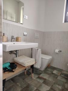 Koupelna v ubytování B&B El Rocol