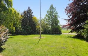 Giardino di Awesome Home In Haslev With Kitchen