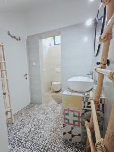 Kúpeľňa v ubytovaní BY's home + 11 fotografií