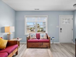 Χώρος καθιστικού στο Anchors Away Unit 3 Duplex