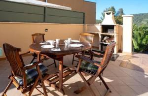 Patio nebo venkovní prostory v ubytování RACÓ DEL GARRAF Ca la Matilde house BBQ and POOL