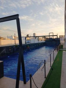 Bazén v ubytování Mazatlán Vacation Apartment Marina Cerritos Condominios nebo v jeho okolí