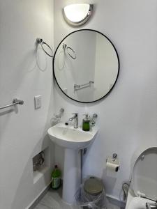 Koupelna v ubytování Mazatlán Vacation Apartment Marina Cerritos Condominios