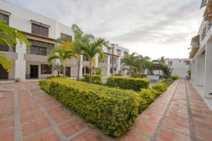 Galeriebild der Unterkunft Casa entera en Salinas - 3 pisos Piscina Jacuzzi Wifi Parqueo in Salinas