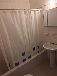 Bilik mandi di plaza room hotel +19 gambar