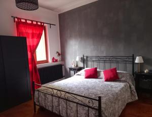 Postel nebo postele na pokoji v ubytování Affittacamere Osimo Rose