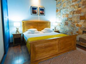 Voodi või voodid majutusasutuse KABAN BOUTIQUE HOTEL - 5Star Central Villa in Vatra Dornei toas