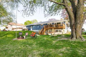 Zahrada ubytování Scenic Home with Lake Washington Access and Fire Pit