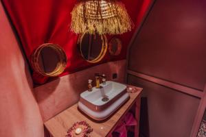 Fotografie z fotogalerie ubytování Unique Desert Camp v destinaci Merzouga + 22 fotografií