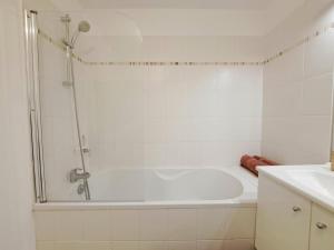 Ένα μπάνιο στο Parc Saint Andrew +25 φωτογραφίες