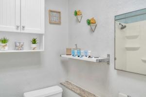 Afbeelding uit fotogalerij van The Hidden Gem - Private Cottage in Biscayne Park in North Miami