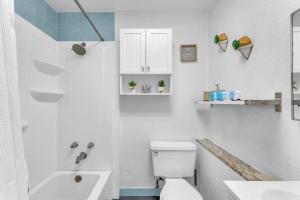 Afbeelding uit fotogalerij van The Hidden Gem - Private Cottage in Biscayne Park in North Miami