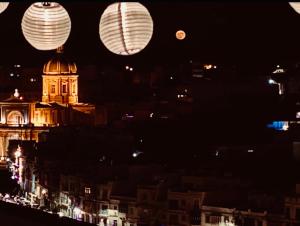 Een algemene foto van Birgu of een uitzicht op de stad vanuit het appartement