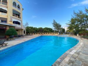 Πισίνα στο ή κοντά στο Shanzu Creek Beachfront Apartments