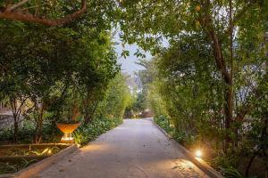 Κήπος έξω από το ALOHA Apartment Rishikesh - Luxury 2 Bedroom Ganga View