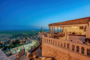 a view of the city from a building at Maran House Mardin in Mardin