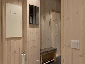 Koupelna v ubytování Lindvallen Ski Resort Pool and Padel - Sauna - 7 Guests + 27 fotografií