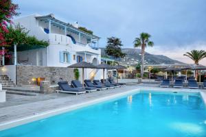 Bazén v ubytovaní Pyrgaki Hotel alebo v jeho blízkosti