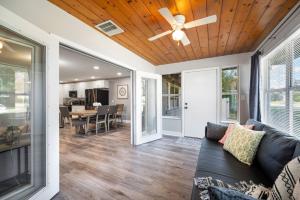 Гостиная зона в Large Family Home, Legoland, Pet Friendly, 7 Beds