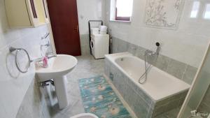Koupelna v ubytování Apartman Peršić