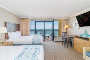 Fotografie z fotogalerie ubytování Gorgeous Oceanfront Views! Double Queen Studio - Caravelle 812 v destinaci Myrtle Beach