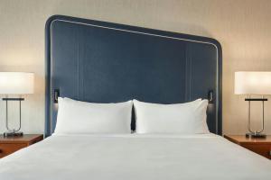 Postel nebo postele na pokoji v ubytování JW Marriott Austin