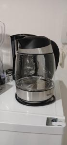 a blender sitting on top of a counter at Relax nouvelle ville ibn batouta2 in Oulad Akkou