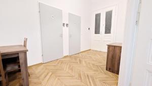 Fotografie z fotogalerie ubytování Spacious Rooms - 15 Min from Airport & City Center, 5 Min from Vienna Main-Bus Station EZ7 ve Vídni