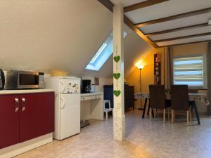 Küche/Küchenzeile in der Unterkunft Apartment in Kellerwald near Edersee Lake