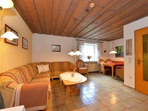 Posezení v ubytování Apartment in Bavarian Forest Mountain View