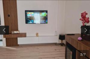 TV a/nebo společenská místnost v ubytování Relax apartman 01